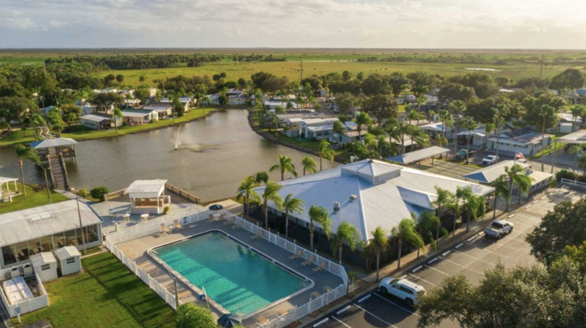 North Lake Estates RV Resort (55+) in Moore Haven, Florida