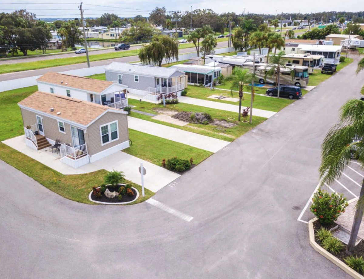 Ellenton Gardens RV Resort in Ellenton, Florida