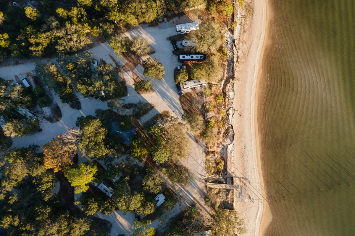 The waterfront at the Hideaway Retreat in Navarre, Florida