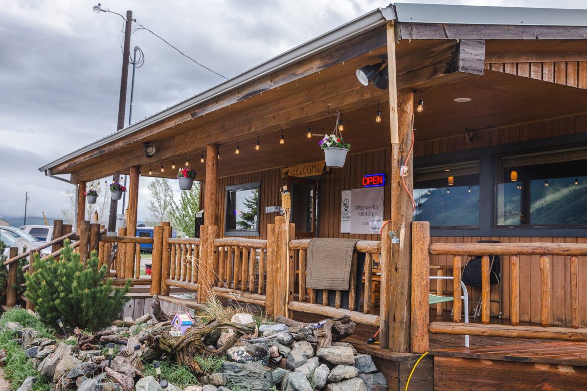 front porch of Driftwaters Restaurant in Yellowstone National Park