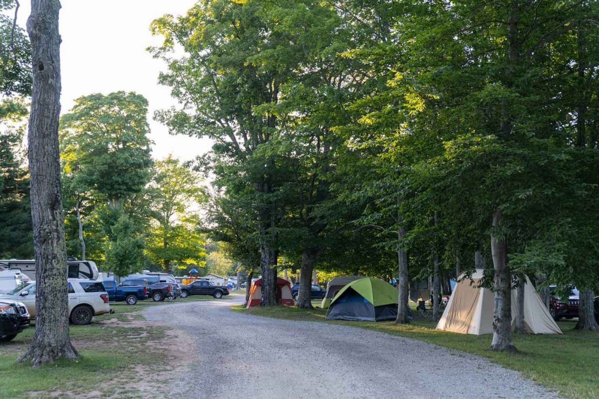 Tents and campers at Woodland Park Campground 