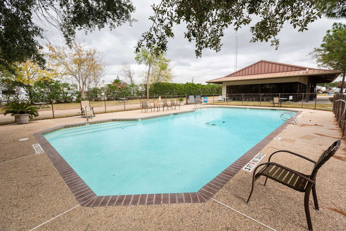 swimming pool at Traders Village campground near NFL stadium