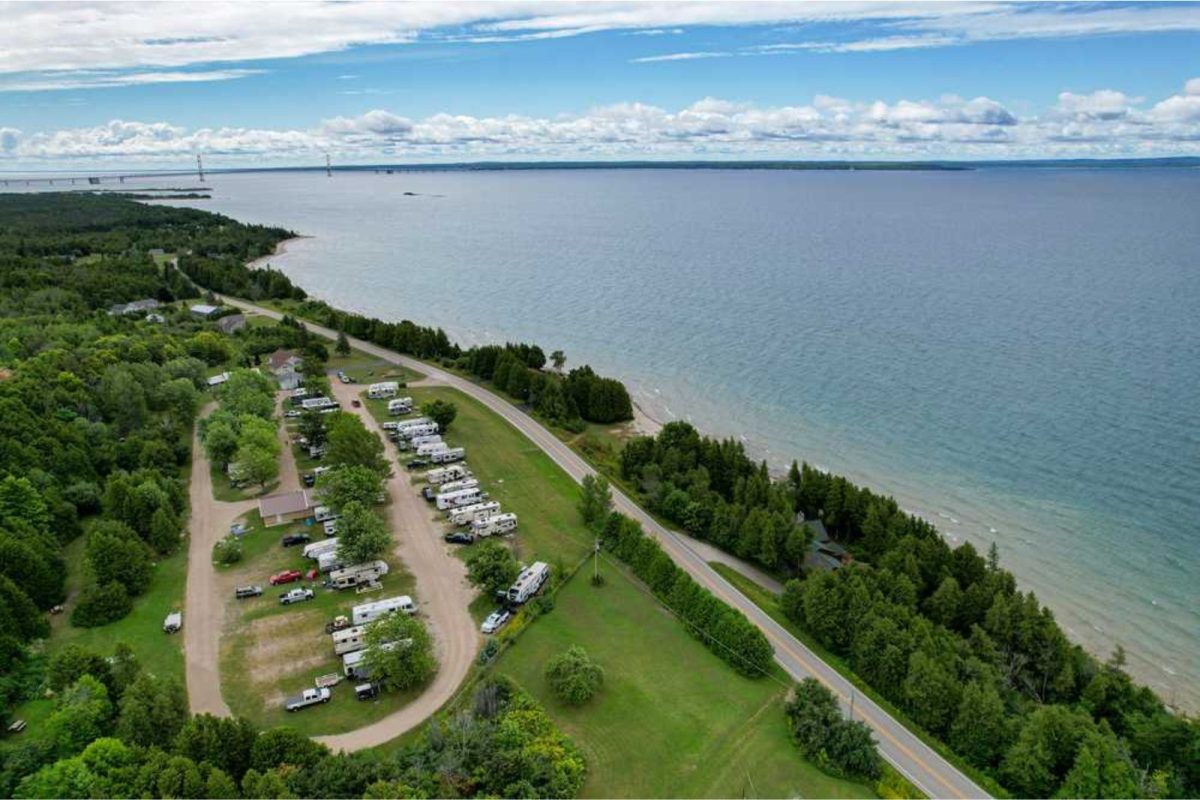 RV campground near mackinaw city, mi, by the water