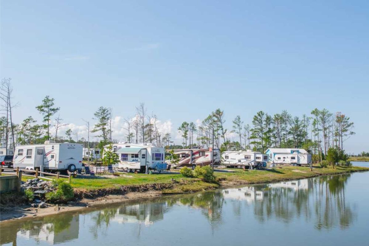 RVs at campground near Cape May at Sun Outdoors Rehoboth Bay