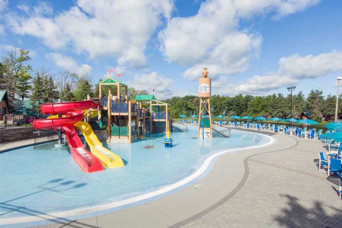 water park with slides at Rochester campground