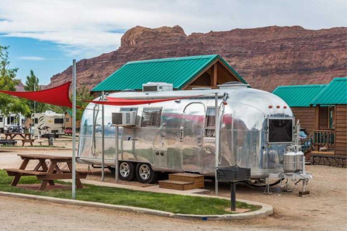 Airstream parked at Sun Outdoors Arches Gateway campground near Arches National Park