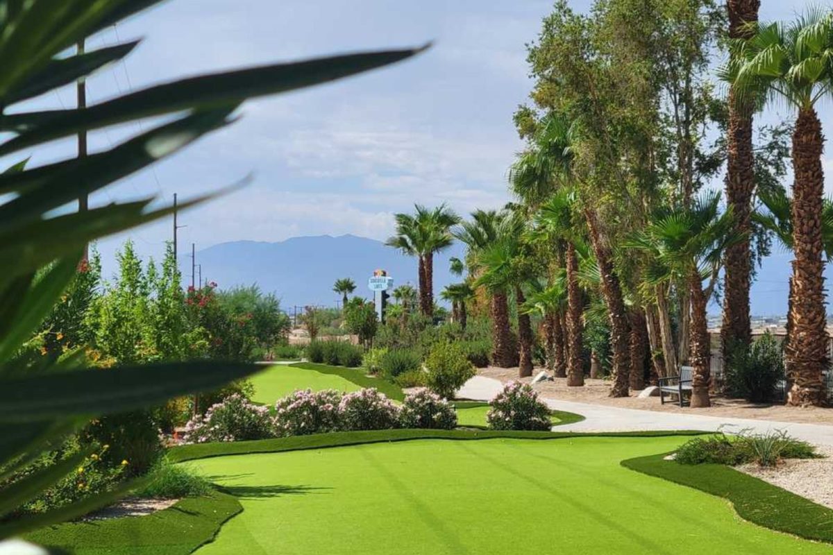 green golf course at Coachella Lakes RV Resort near Joshua Tree National Park