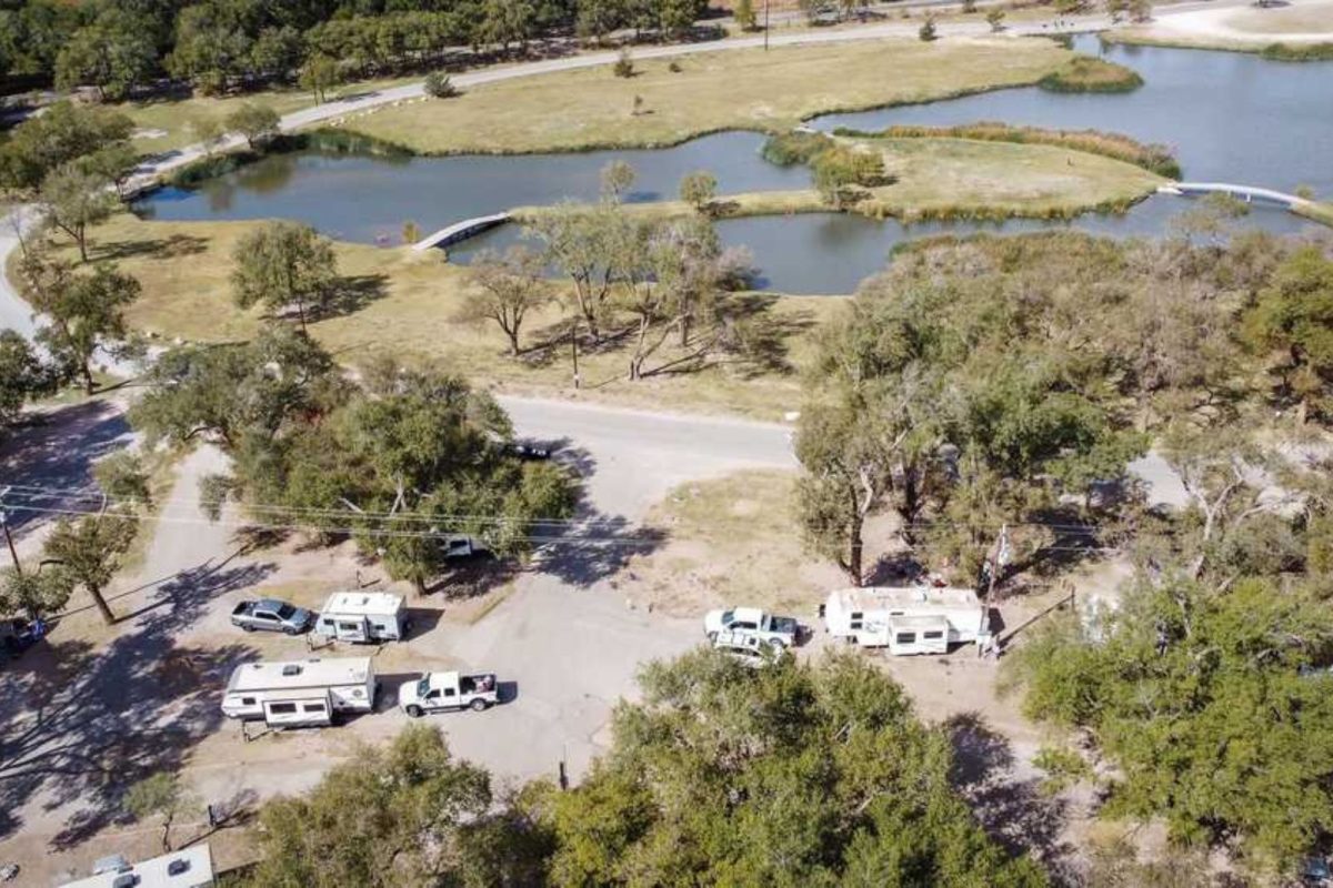 RVs parked around Buffalo Springs Lake