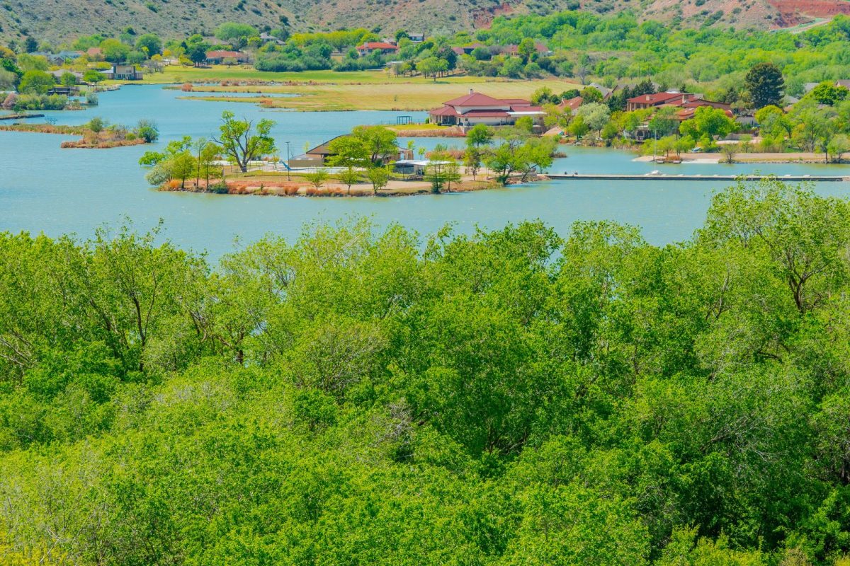 Lake Ransom Canyon surrounded by houses near Lubbock, Texas